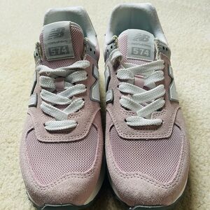 New Balance 574 Women's Pink Sneakers Size 9W